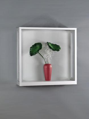 Wall display case with reinforced sealing - V8 1000M