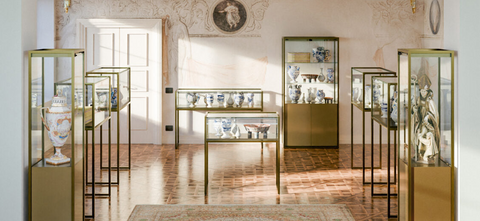 Vitrines de musée, salles d'enchères, collections privées, horlogerie, joaillerie et métiers du luxe.