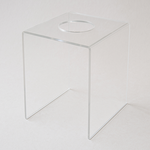 Vitrine en plexiglas pour torche olympique